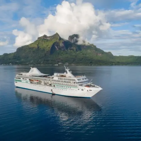 Croisière dans les mers du Sud au départ de Papeete à bord du navire Paul Gauguin avec des visites en Polynésie française pendant 11 jours